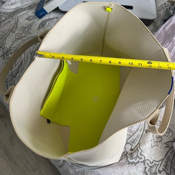Rothy's The Large Lightweight Tote Cream Neon Green Handle Machine Washable - Picture 14 of 16